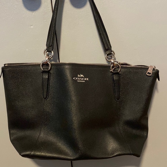 Coach shoulder bag - Picture 1 of 7